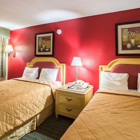 Rodeway Inn Hazlehurst Exterior foto